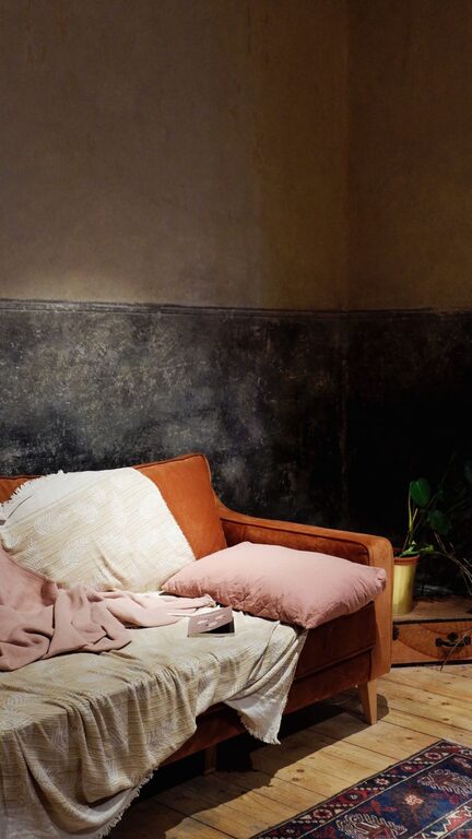 Tips for Creating a Cozy and Inviting Living Space in Any Home